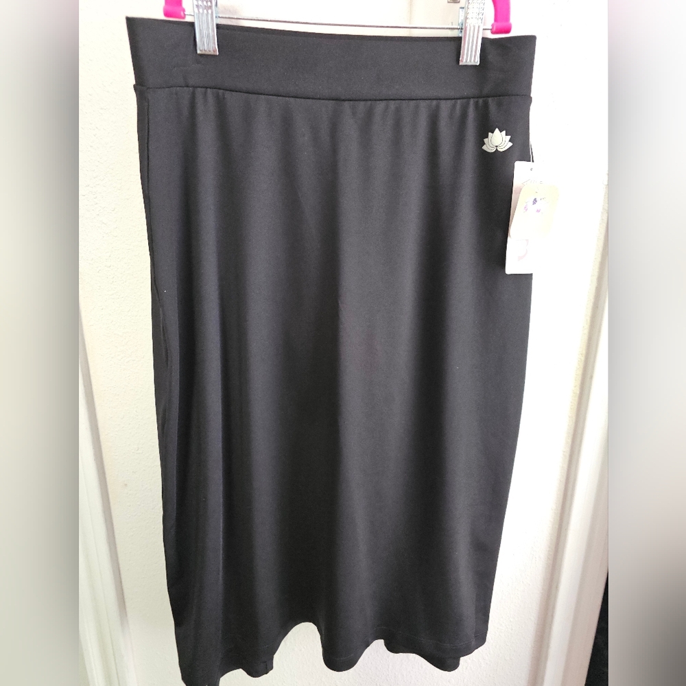 Athletic Black Skirt With Leggings